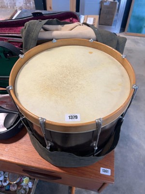 Lot 1379 - Drum in a canvas napsack