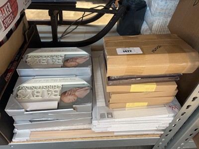 Lot 1422 - Stack of approx. 23 assorted picture frames