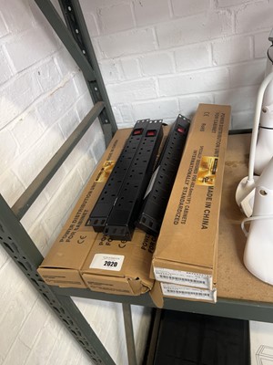Lot 2020 - 7 Power distribution units, 110v