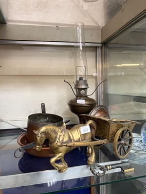 Lot 302 - An assortment of brass and copper ware to...