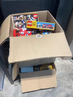 Lot 1462 - 2 Large boxes of various LEGO kits and loose LEGO