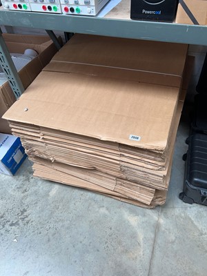 Lot 2048 - Large qty of flat pack cardboard boxes