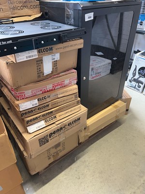Lot 2050 - 3 pallets containing a large qty of commercial...