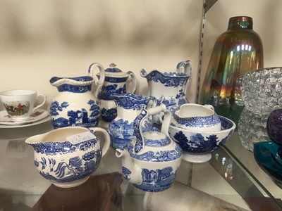 Lot 334 - A small assortment of blue and white tableware...