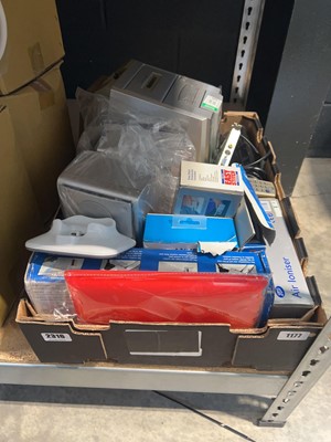 Lot 1177 - Box of mixed tech including JVC audio system