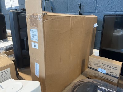 Lot 1181 - Vista 32" HD MI monitor model VM32, boxed