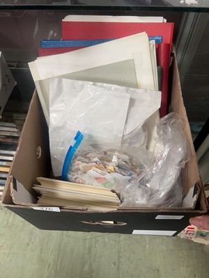 Lot 376 - A quantity of stamps, some in albums