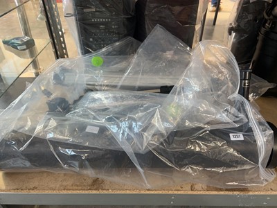 Lot 1251 - Bushnell telescope model 78-9946 with various...
