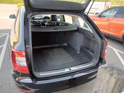 Lot (MF15 CPZ) 2015 Škoda Superb Elegance TDI CR...