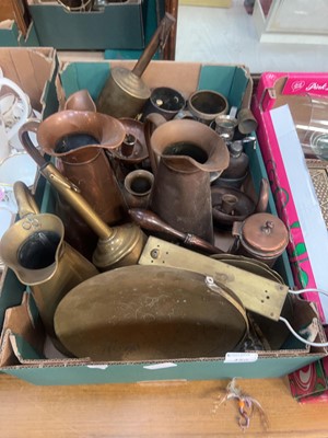 Lot 456 - A tray of metalware to include brass and...