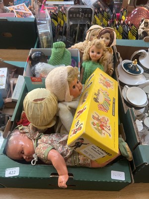 Lot 422 - A tray containing mostly vintage dolls, doll...