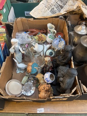 Lot 442 - A tray of ceramic and glassware to include...