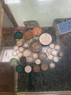 Lot 403 - A small quantity of mostly pre-decimal coinage,...
