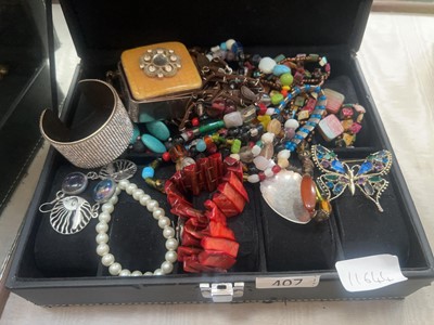 Lot 407 - A watch display box containing a small...