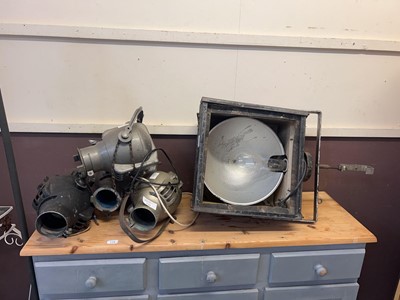 Lot 119 - An assortment of five industrial style spotlights