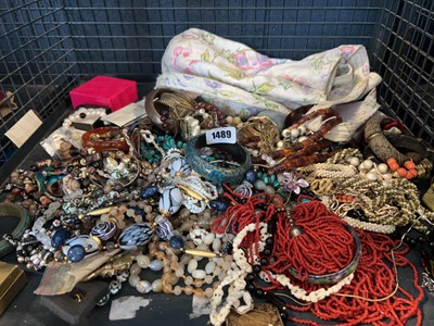 Lot 1489 - Cage containing a canvas bag and the contents...