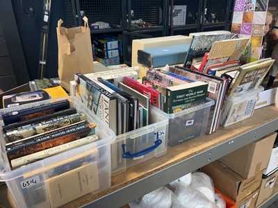 Lot 1492 - 4x small boxes various books