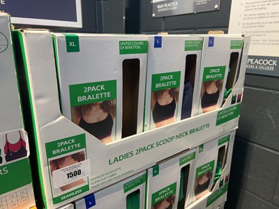 Lot 1500 - Box containing United Colours of Benetton...