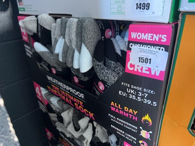 Lot 1501 - Box containing Weatherproof Ultimate Thermal...