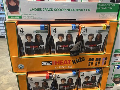 Lot 1507 - Box containing 32 degrees heat Kids base layers