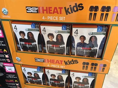 Lot 1510 - Box containing 32 degrees heat Kids base layers