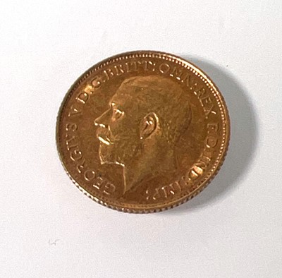 Lot 403 - A George V half sovereign dated 1911