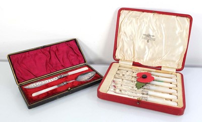 Lot 335 - A set of six silver bladed mother of pearl...