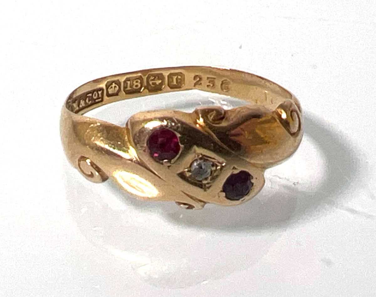 Lot 409 - An early 20th century garnet and diamond ring...
