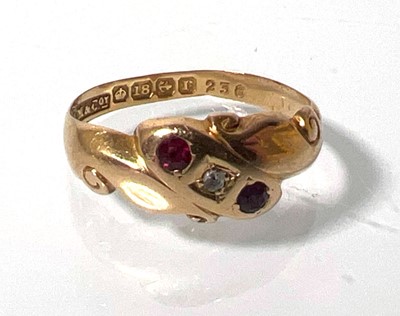 Lot 409 - An early 20th century garnet and diamond ring...