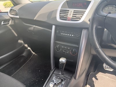 Lot (SF07 XRA) 2007 Peugeot 207 Sport 16V 2-door...