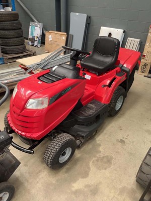 Lot 4419 - Mountfield petrol ride on lawnmower with key