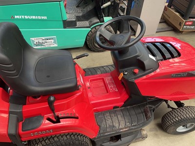 Lot 4419 - Mountfield petrol ride on lawnmower with key