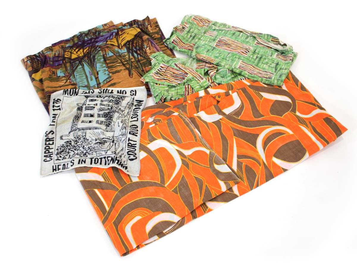 Lot A mixed group of vintage fabrics (Qty)