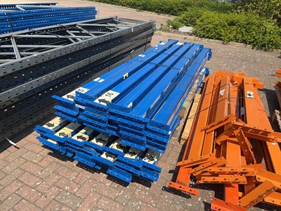 Lot 4433 - Industrial metal boltless pallet racking...