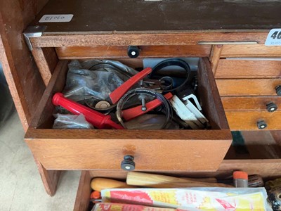 Lot 4639 - Salen vintage 8-drawered tool chest with tools...