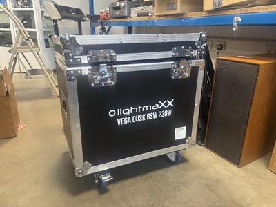 Lot 2880 - Lightmaxx Vega Dusk BSW 230W tour lighting set...