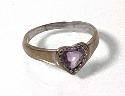 Lot 426 - A yellow and white metal heart shaped amethyst...