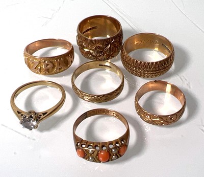 Lot 427 - An early 20th century 9ct gold, coral and seed...