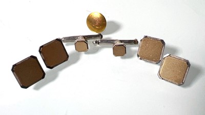 Lot 458 - A collection of 9ct yellow and white gold...