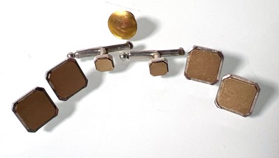 Lot 458 - A collection of 9ct yellow and white gold...