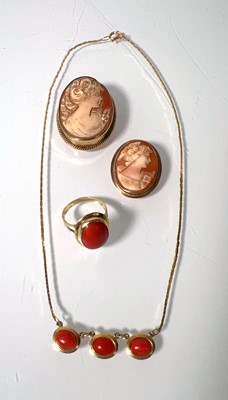 Lot 460 - Two 9ct gold mounted cameo brooches together...