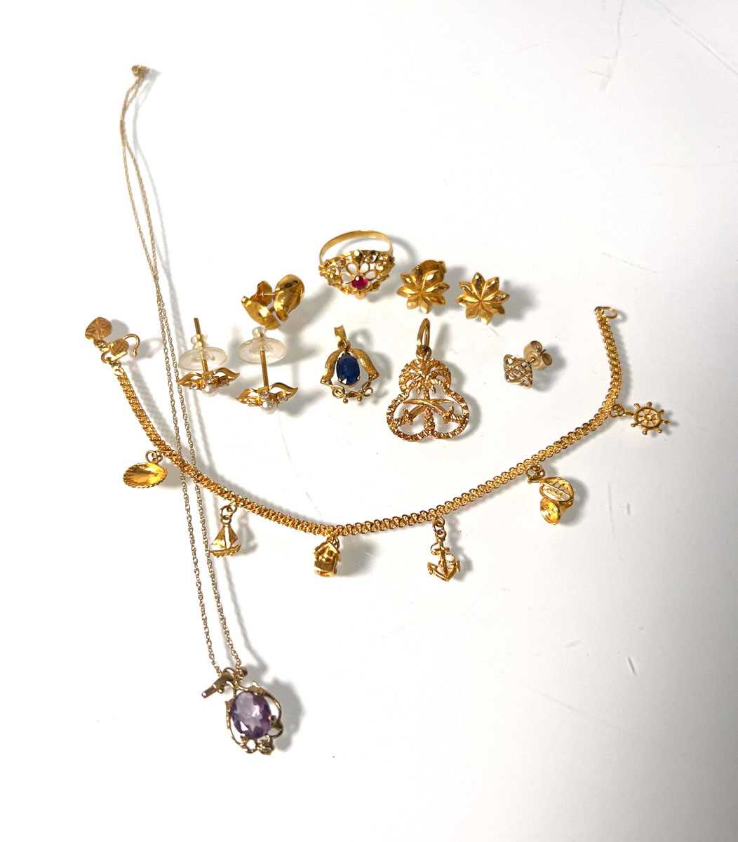 Lot 472 - A selection of mainly middle eastern/Indian...