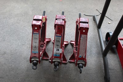 Lot 24 - 3 Hilka 1.5 tonne vehicle jacks