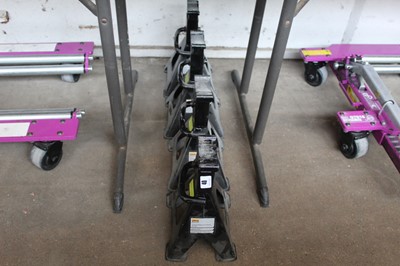 Lot 40 - 4 Halfords black lightweight axel stands