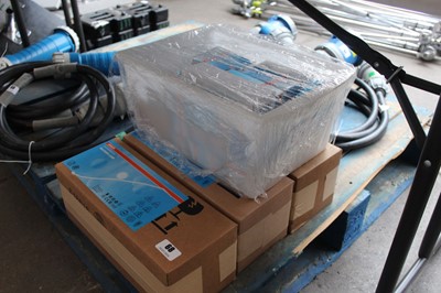 Lot 68 - 3 Osram halogen lamps plus box containing...