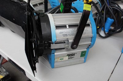 Lot 86 - Arri 1000 Plus 1kW Tungsten Fresnel spotlight...