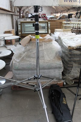 Lot 151 - Manfotto 270U steel large telescopic stand on...
