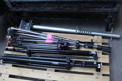 Lot 164 - 4 assorted tripods including some for spares