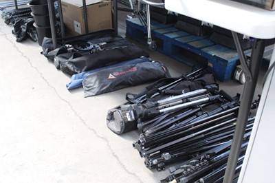 Lot 192 - Approximately 7 various small tripod...