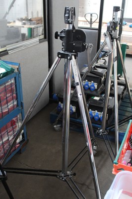 Lot 194 - Manfrotto heavy duty steel mobile telescopic...